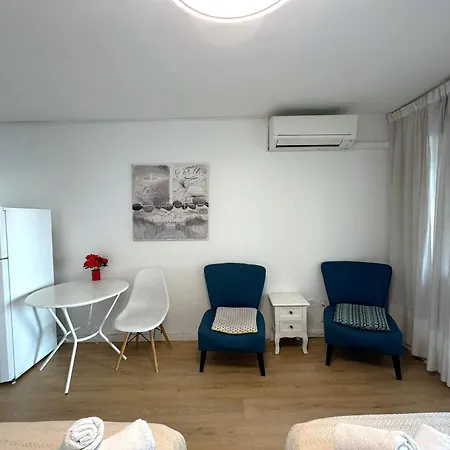 Albatros 11 アパート *